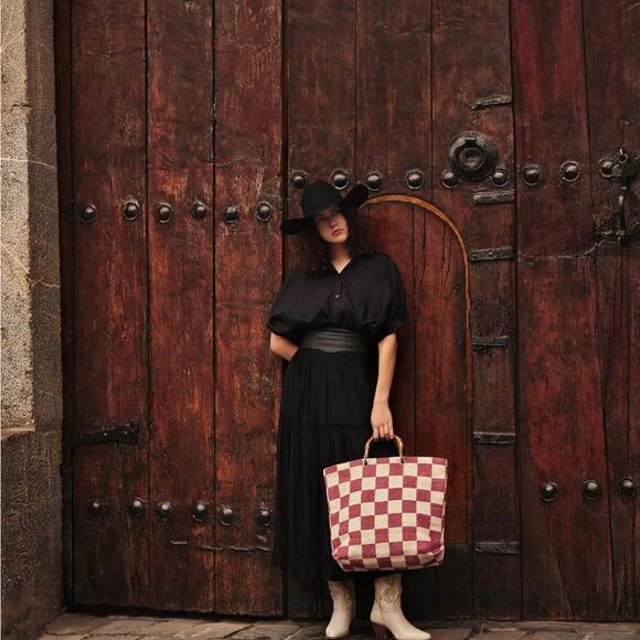 Myra classic Cottage Checker Tote in Pink - Picture 9 of 9